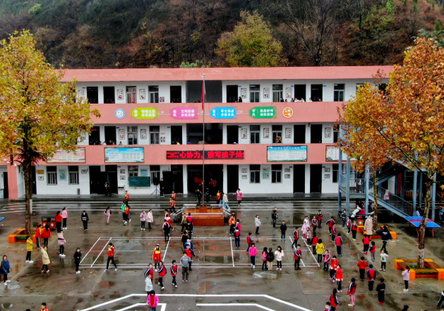 优质师资向乡村学校薄弱学校流动有效缓